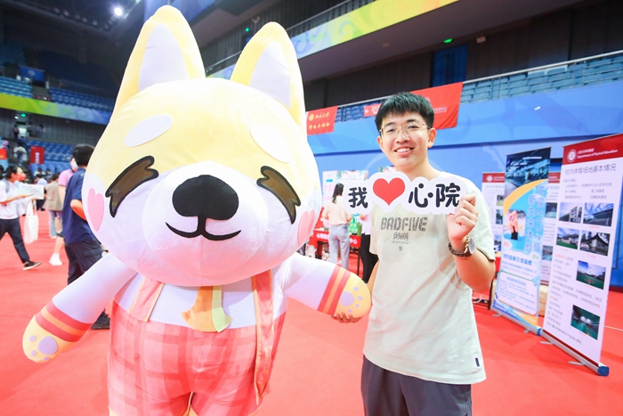 4e3b40bbcc23498496feab53ae003651.jpg 0E2A9833_调整大小_副本.jpg